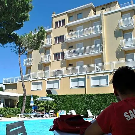Otel Bahama 3*