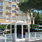 Ξενοδοχείο Bahama 3*